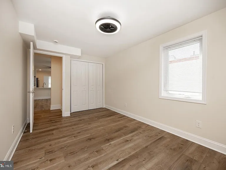 325 W Barnard St W — Photo 15