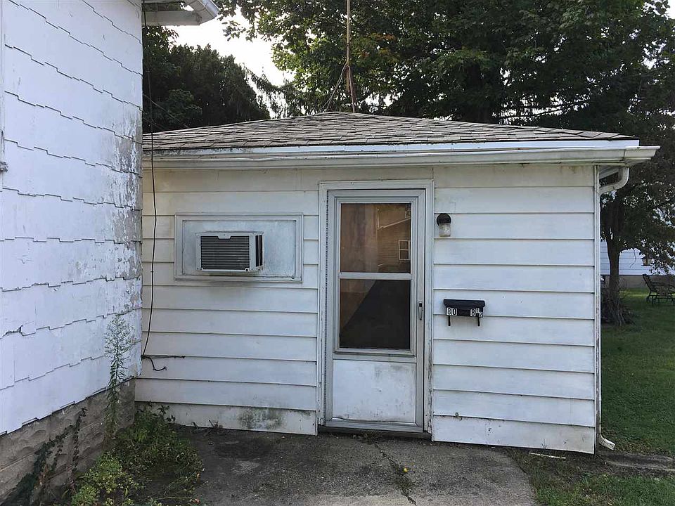 2nd image of 808 Monroe St