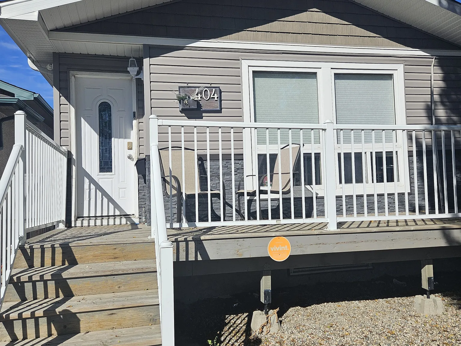 404 Saint John Street — Photo 1