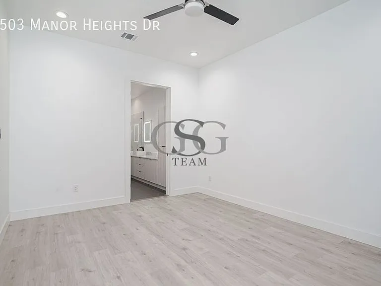 2503 Manor Heights Dr — Photo 11