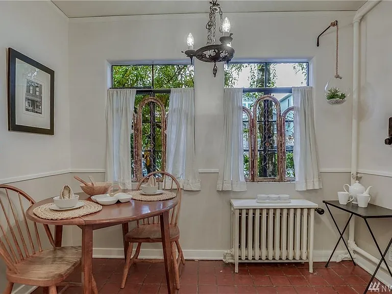 Breakfast nook