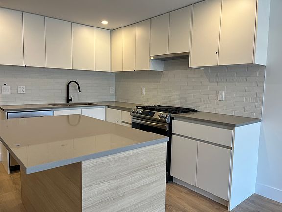 3rd image of 8496 120th St