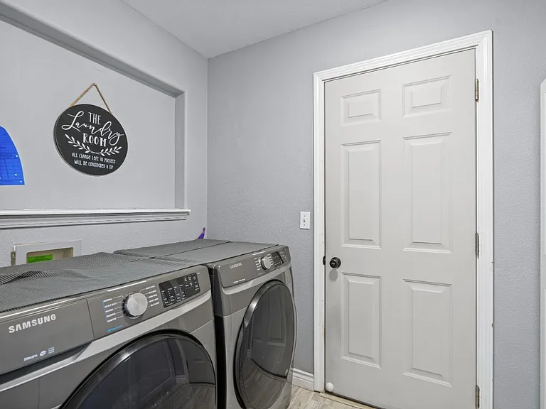3200 N Wedgewood Loop — Photo 8