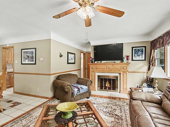 5th image of 2861 Midland Rd