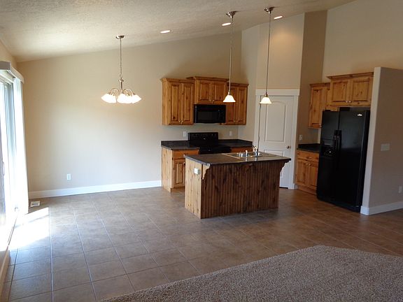 3rd image of 453 W 350th St S