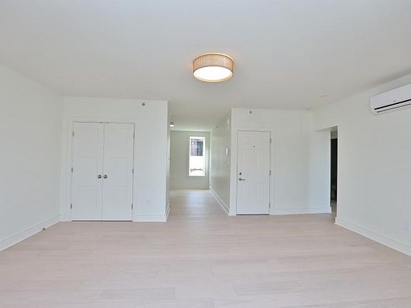 2nd image of 85 Broadway #3