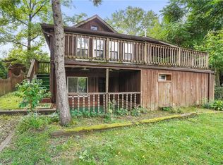 802 Portage Lakes Dr, Akron, OH 44319