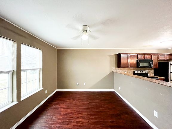 5th image of 304 Janelle Dr #A