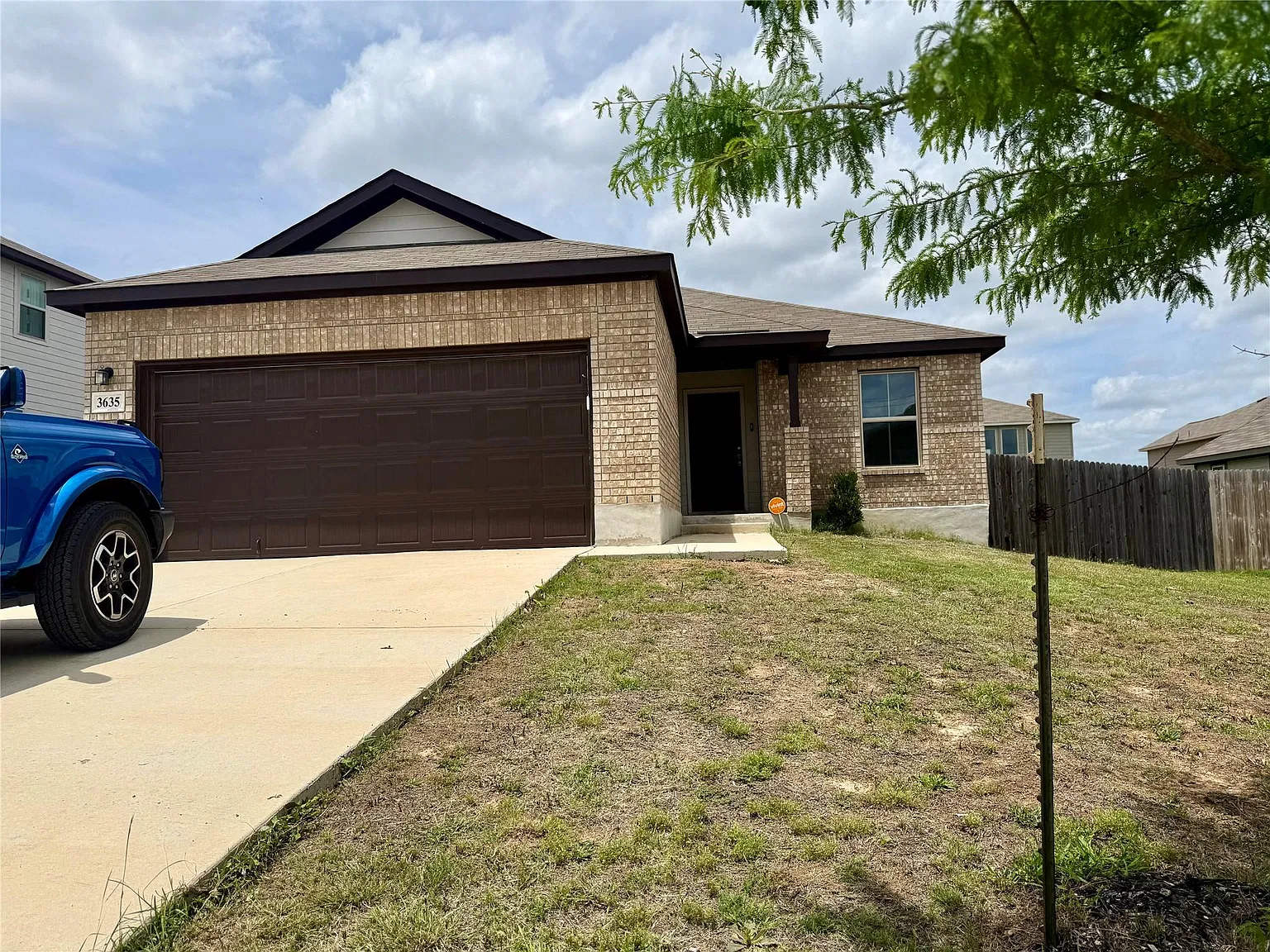 3 bed, 2.5 bath, 1675 sqft, $2,095 — Photo 2