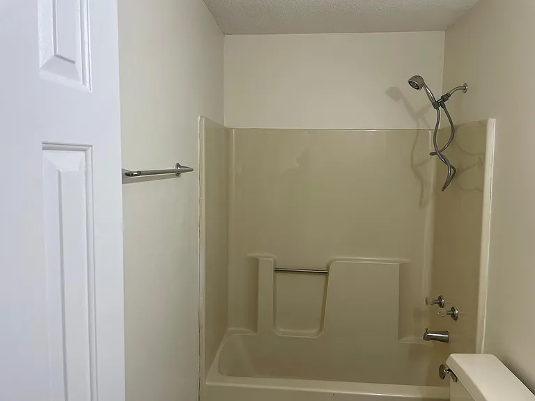 3918 Oak Branch Cir W — Photo 12