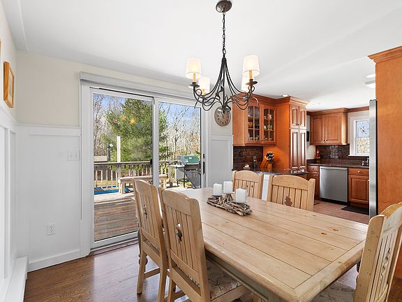 5th image of 505 Wainscott Northwest Rd