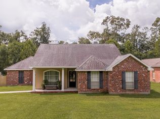 44305 Bay Leaf Dr, Saint Amant, LA 70774
