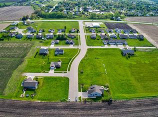 802 W 4th St, Kalona, IA 52247