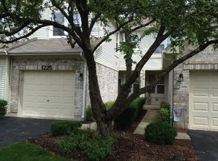 1225 Rhodes Ln, Naperville, IL 60540
