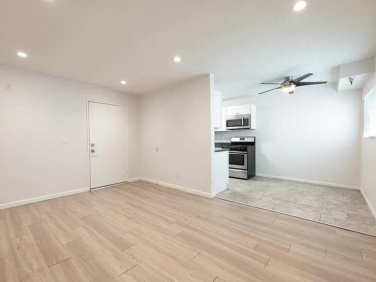 14417 Tiara St #103 — Photo 23