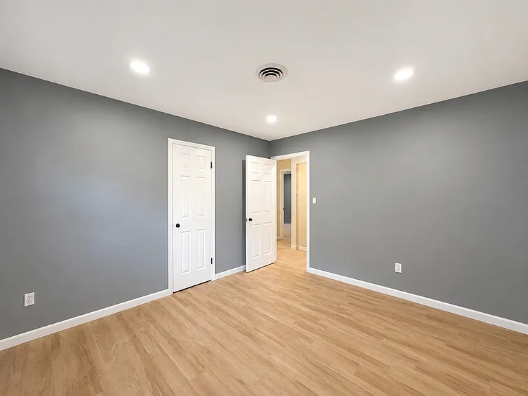 28 Carr St #2 — Photo 11