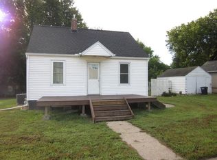 206 E 1st St, Lake Park, IA 51347