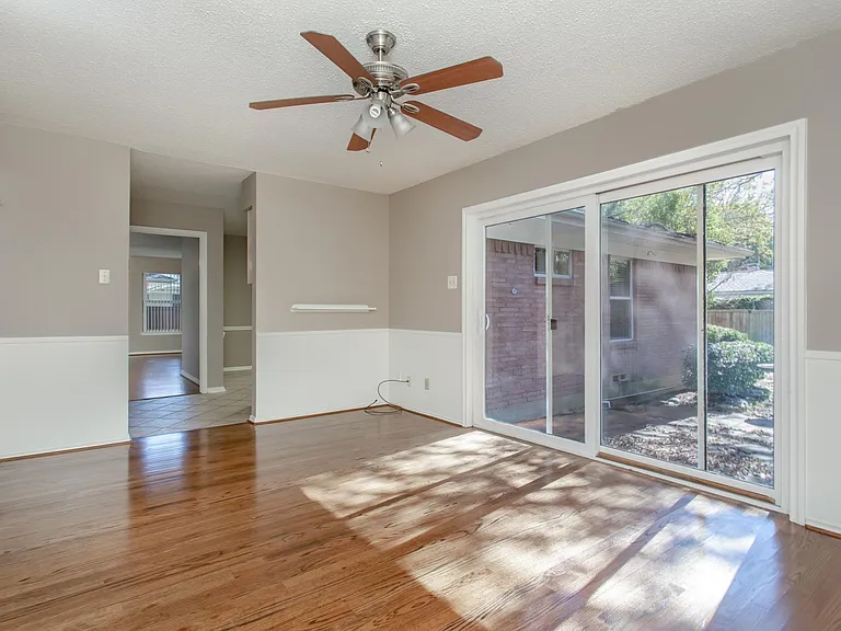 6912 Wake Forrest Dr — Photo 16