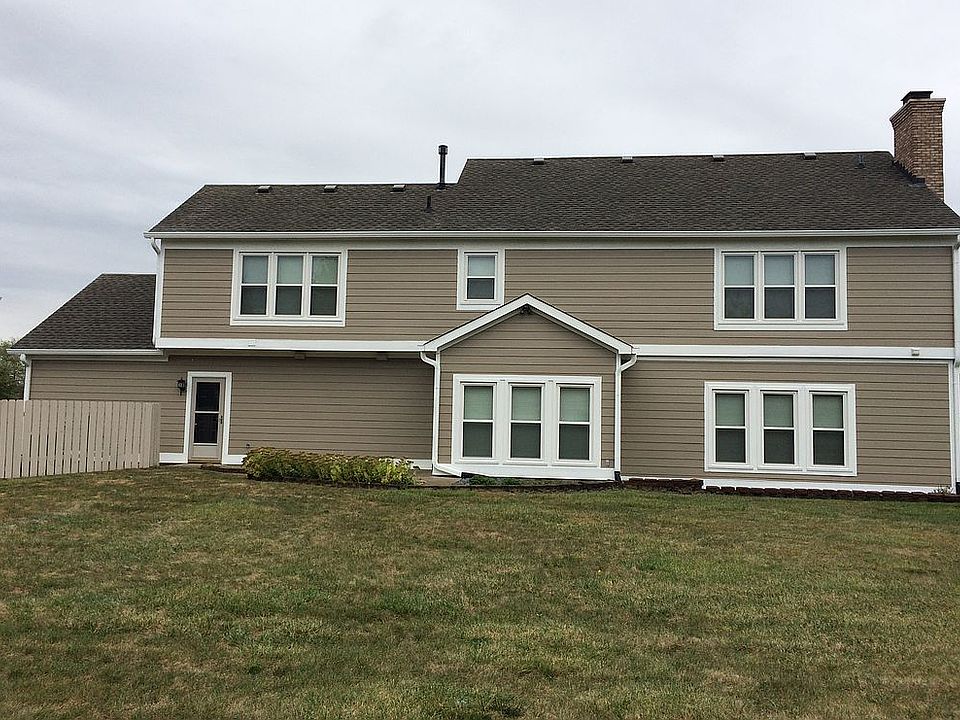 2nd image of 10737 Gateway Dr