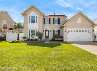 33 Pitch Pine Ln, Howell, NJ 07731