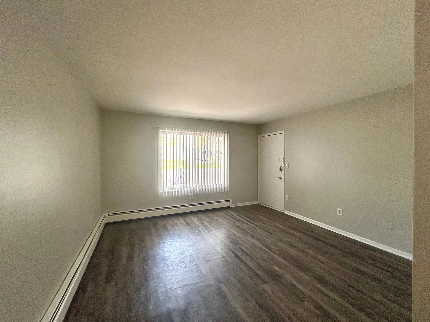 1 bed, 1.0 bath, 500 sqft, $995 — Photo 2