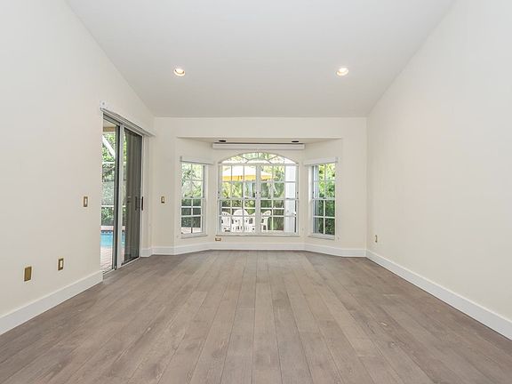3rd image of 4526 NW 93rd Doral Ct