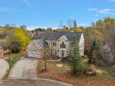 5699 Applegrove Dr, West Bloomfield, MI, 48324