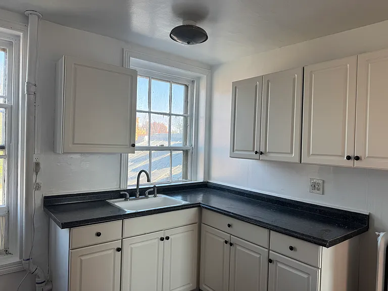 31 E 2nd St #3 — Photo 14