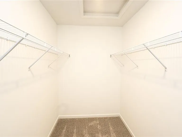 98 Brewster Dr — Photo 22