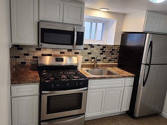 5th image of 52 Crotty Ave #1