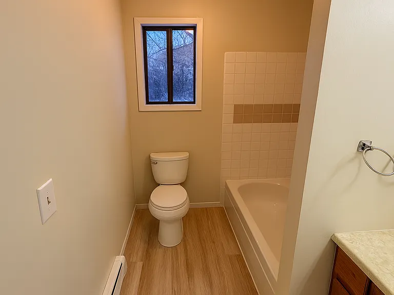 110 N Yellowstone Ave — Photo 4