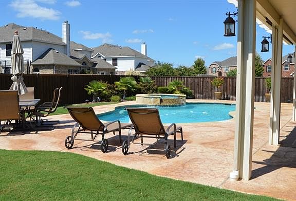 2nd image of 102 Silverwood Dr