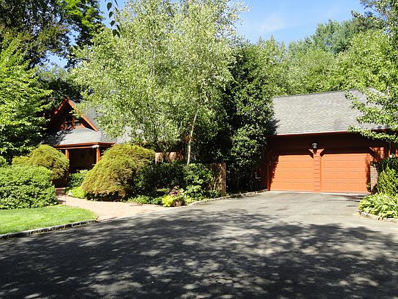 2nd image of 70 Harbor Ln