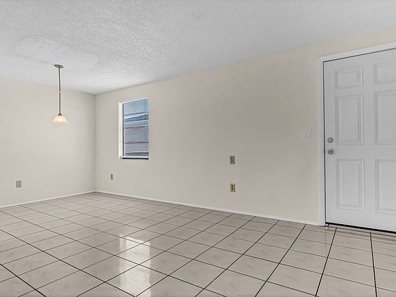 4th image of 122 Loblolly Ct APT C