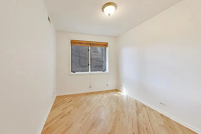 815 N Marshfield Ave #204 — Photo 10