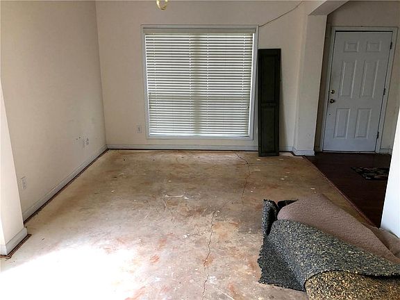 5th image of 704 Winbrook Dr