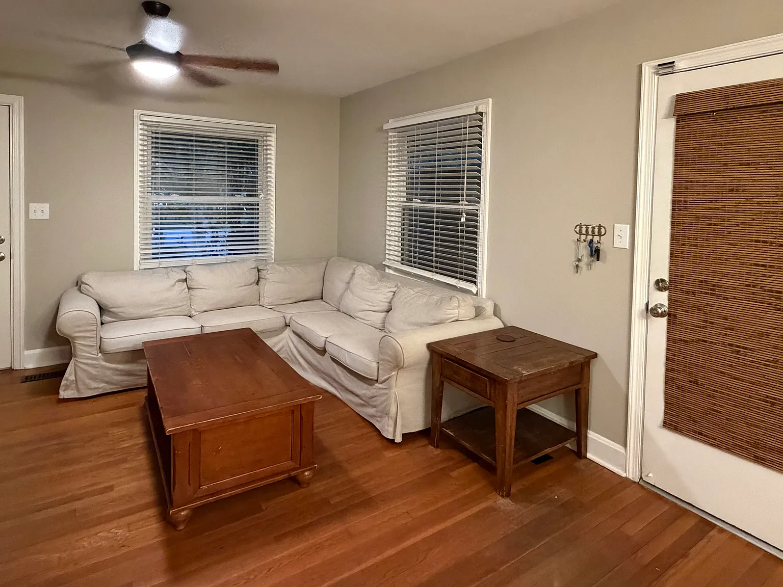 3 bed, 1050 sqft, $3,100 — Photo 3