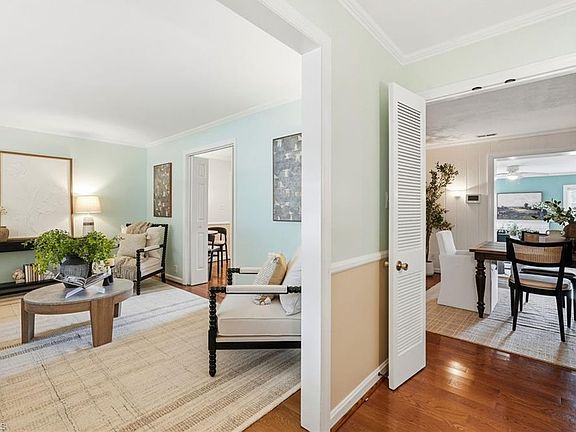 4th image of 112 Queensbury Rd