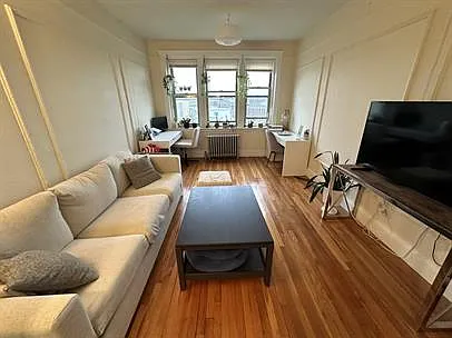 Building Photo - 20 Colborne Rd #4