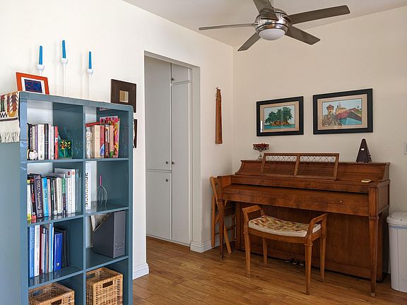 3rd image of 4520 36th St Unit 4