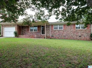 3401 Darlene Cir NW, Huntsville, AL 35810