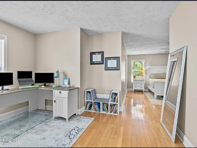 513 Catamaran Dr — Photo 30