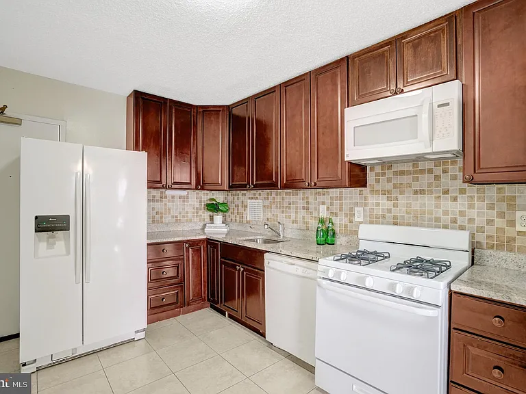 3705 S George Mason Dr #2504S — Photo 1