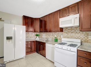 3705 S George Mason Dr APT 2504S, Falls Church, VA 22041