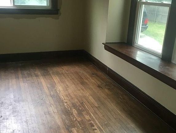 4th image of 8006 New York Ave