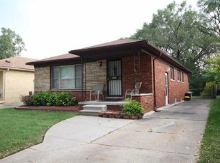 22141 Avon Rd, Oak Park, MI 48237