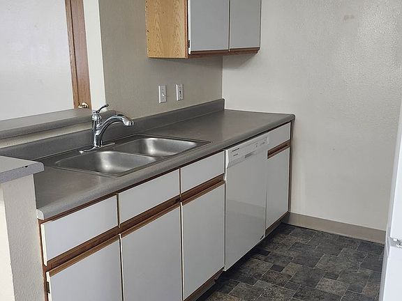 4th image of 2737 S Pond St APT 102