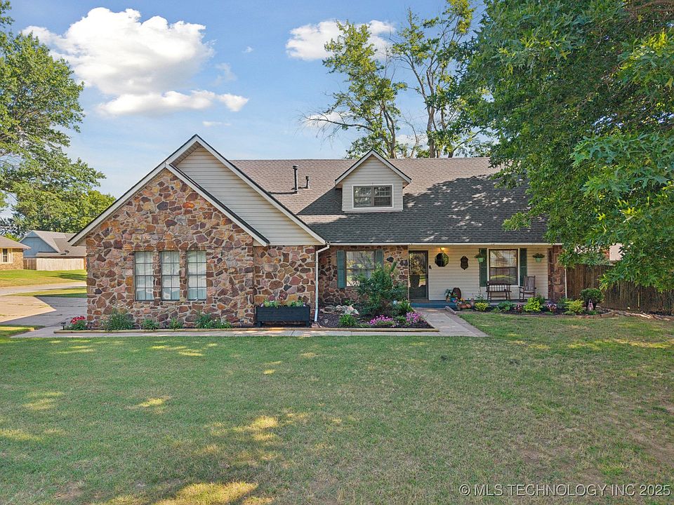 1st image of 25916 Streator Dr