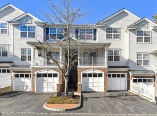 915 Hawley Ct, Denville, NJ 07834