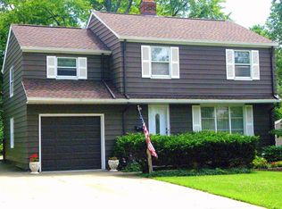 1519 Edgefield Rd, Lyndhurst, OH 44124